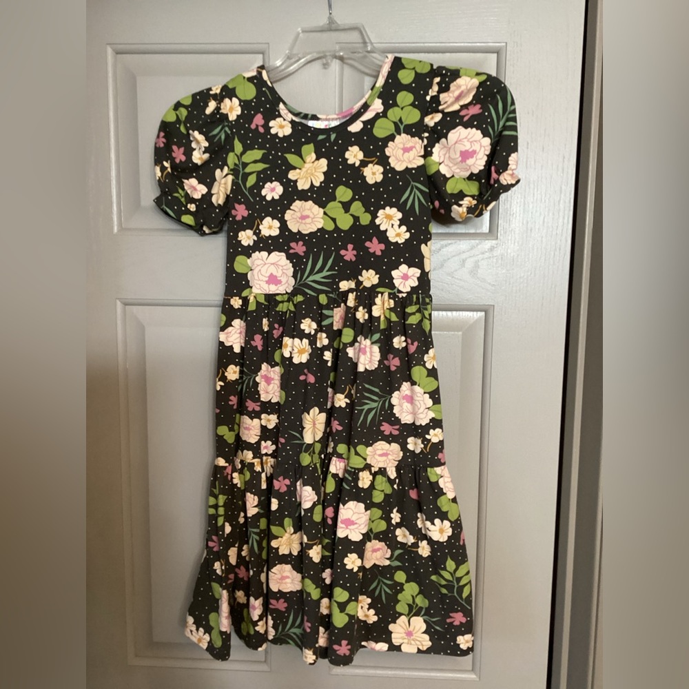 COPY - Dot Dot girls dress. Size 8/10. Great condition.
